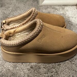 FAKE UGG House Shoes